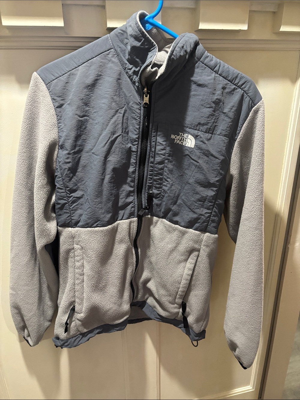 The North Face women’s Two-Tone Gray Wind-Resistant Fleece Jacket